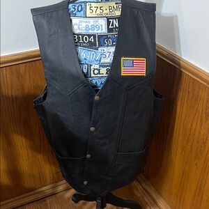 Men's Black Leather Vest with Flag and Harley Owners Group Patch